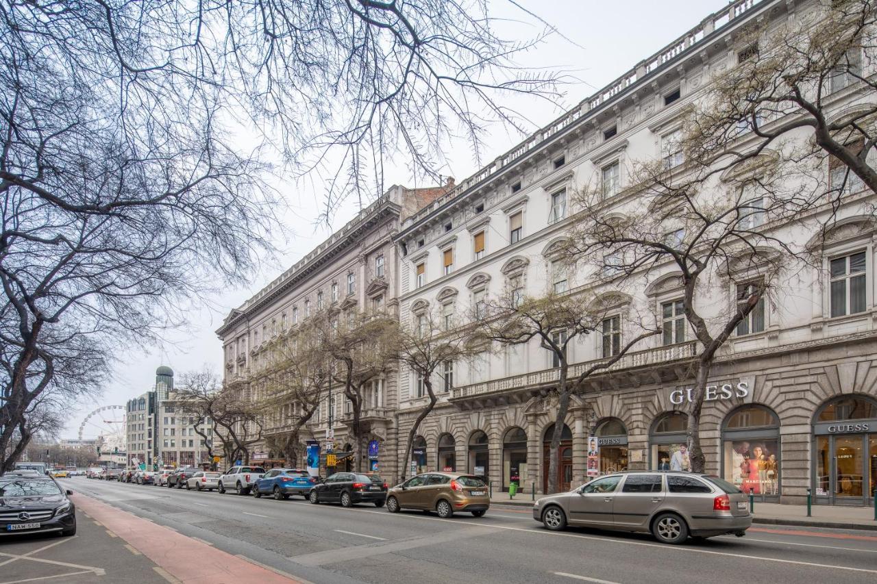 Stunning Apartment In The Hearth Of Budapest Exterior photo